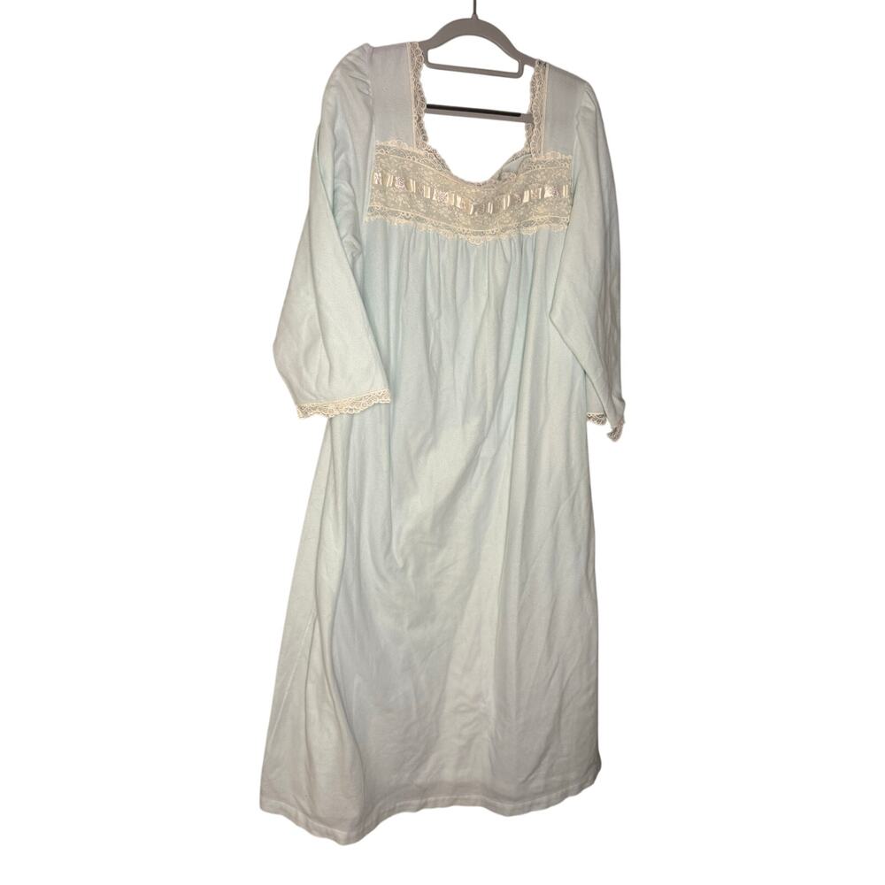 Vintage Barbizon‎ pale blue lace nightgown